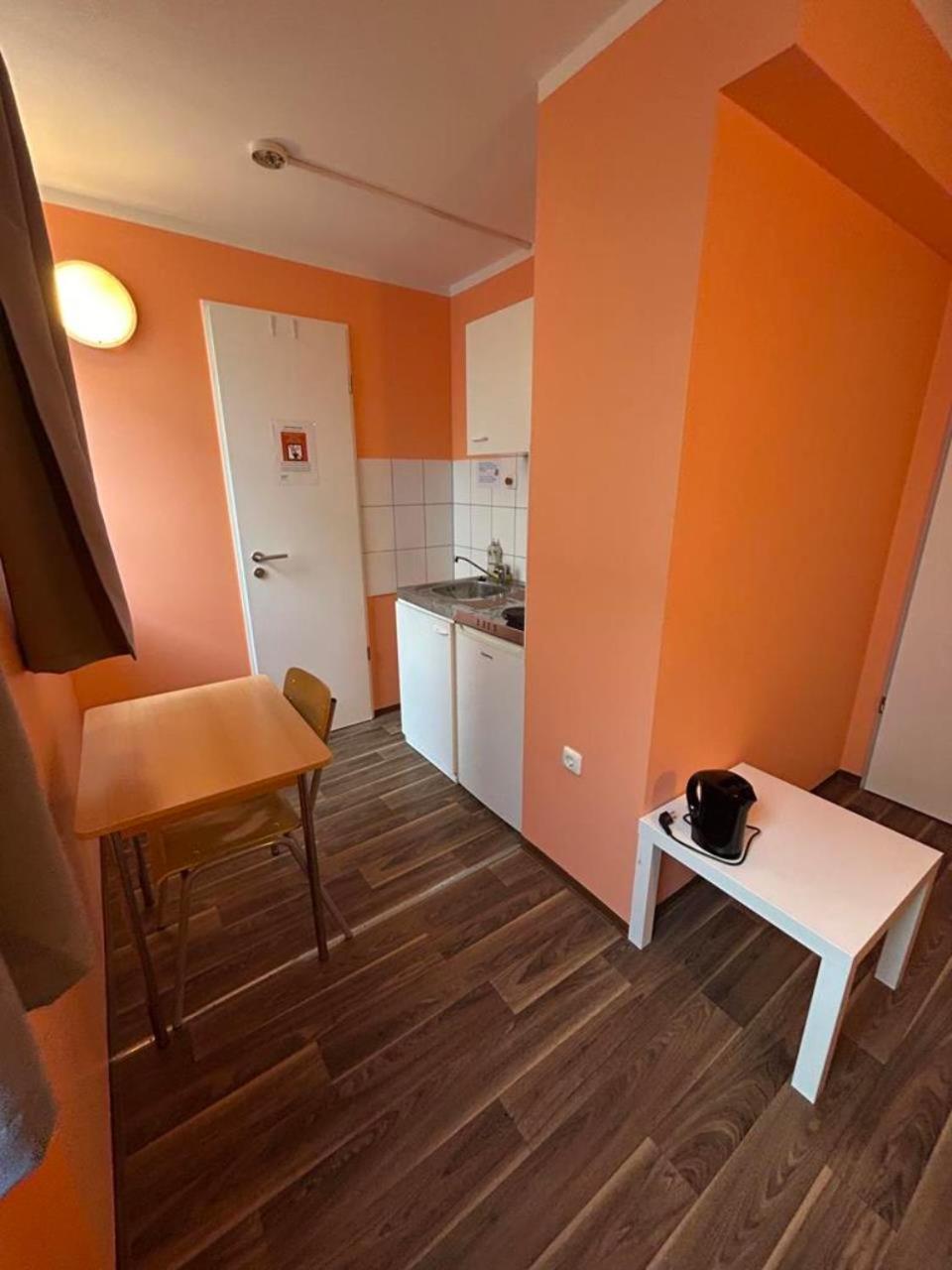 Low Budget Central Station Aparthostel Münih Dış mekan fotoğraf