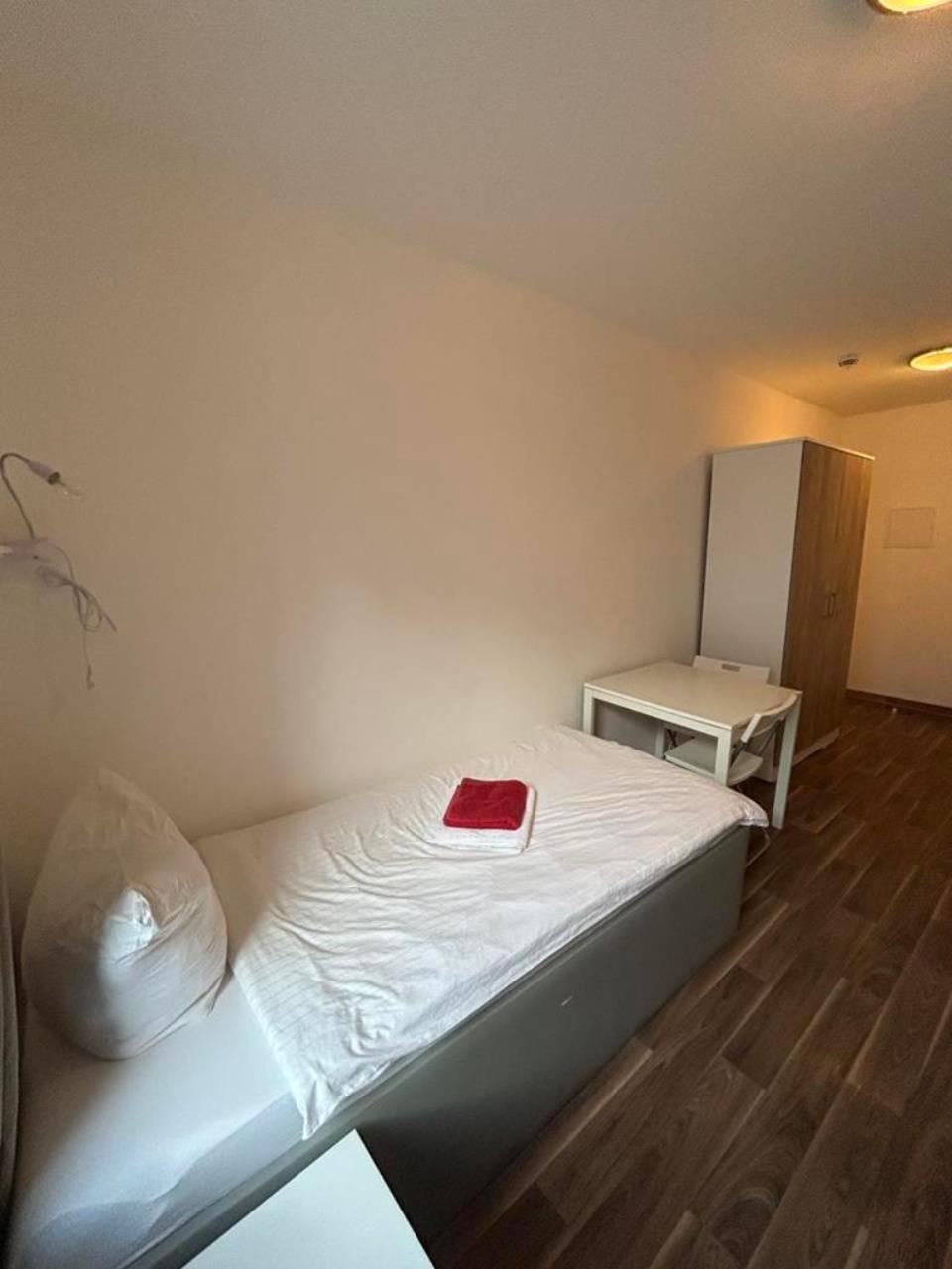 Low Budget Central Station Aparthostel Münih Dış mekan fotoğraf