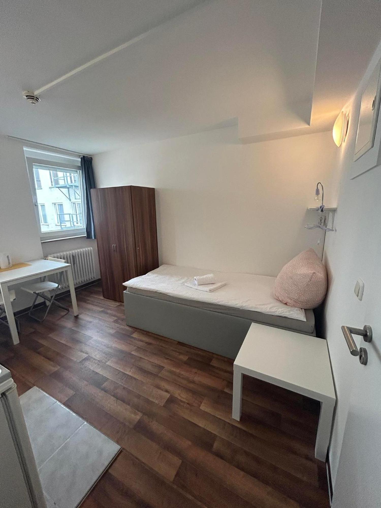 Low Budget Central Station Aparthostel Münih Dış mekan fotoğraf